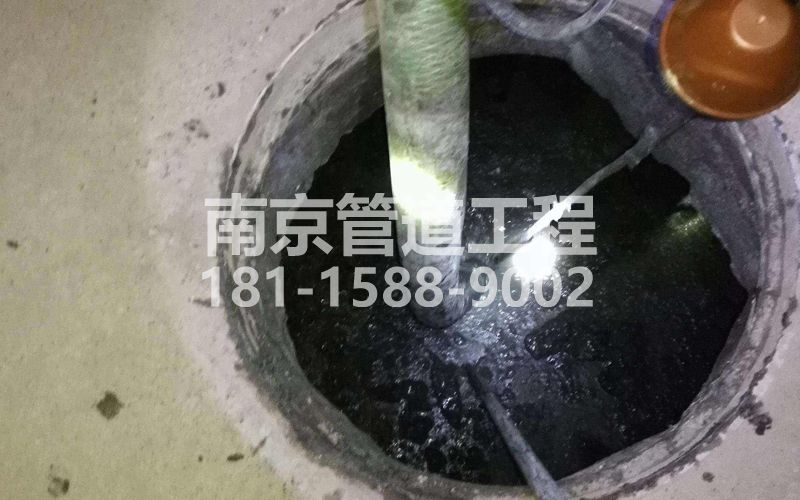 216康定里清理化粪池
