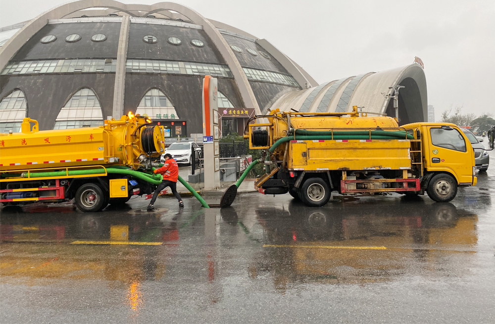 271康定里商场管道清淤