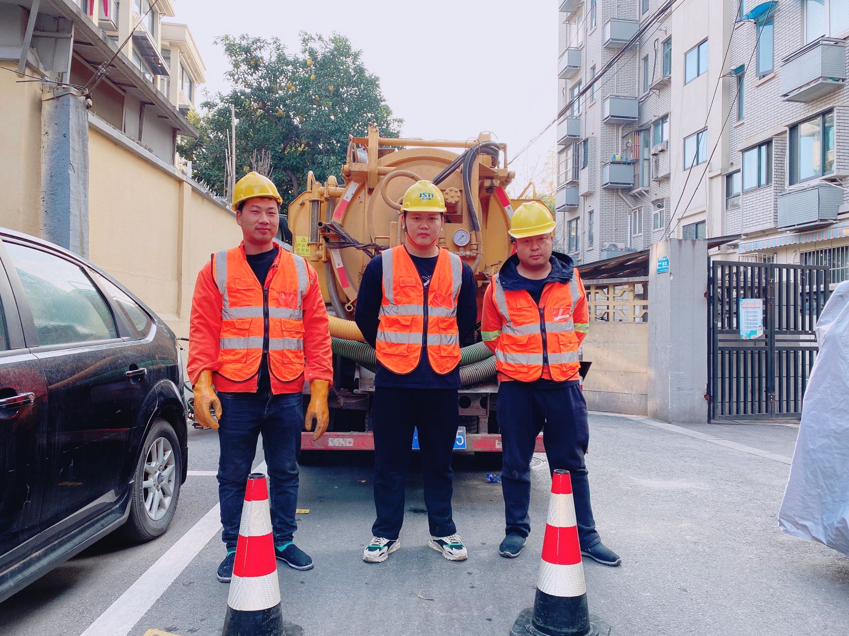 康定里南京某小区管道清淤检测施工